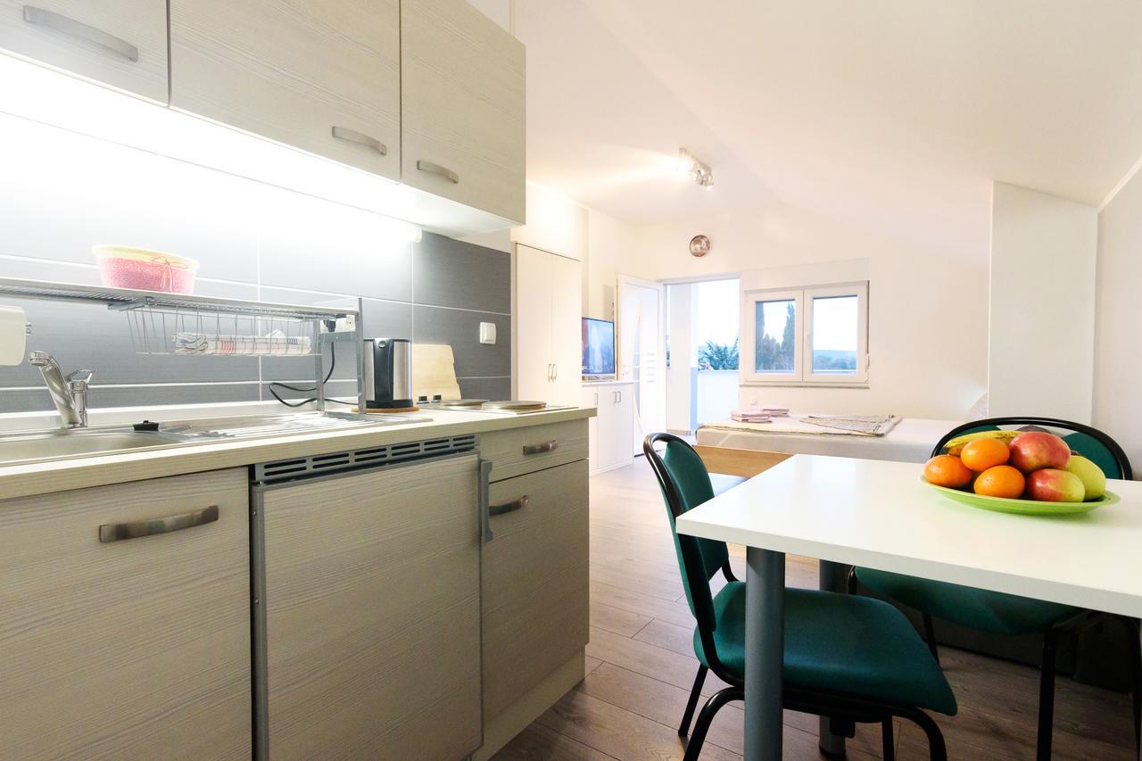 Apartmani Orhideja Gornji Karin Exterior foto